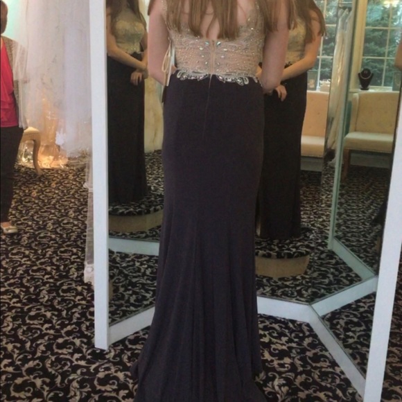 PROM DRESS - Picture 2 of 3